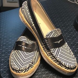 Cole Haan Sz 8 Pinch Wkender Blue & White- worn 1X